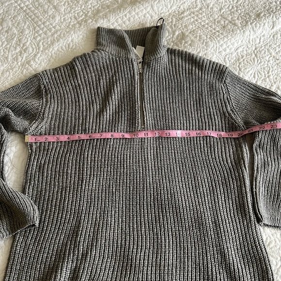 H&M Divided Sweater - Picture 2 of 7